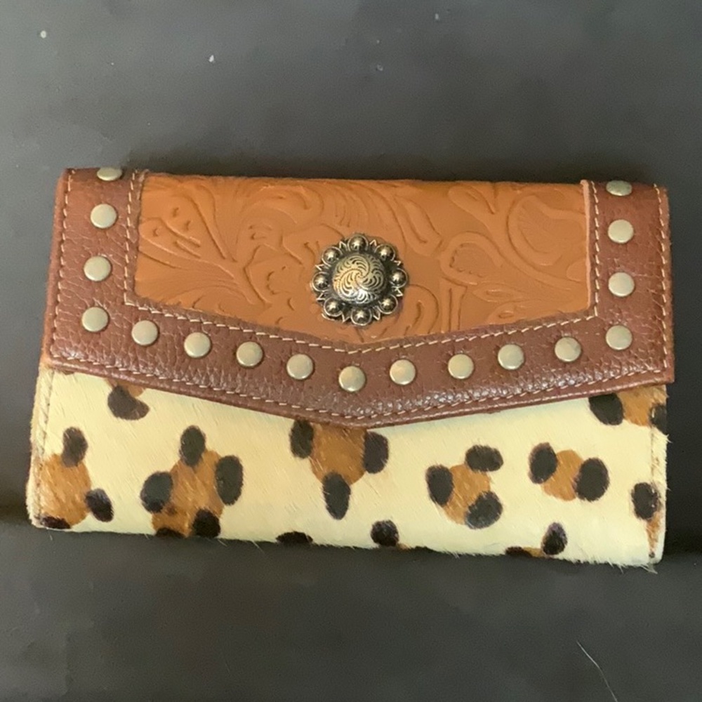 NWOT Brown and Tan Women's Clutch Wallet